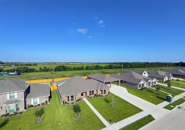 Photo 3 of Single family home for sale at 3805 Verde River Rd, League City, TX 77539 | MLS# 31036469 | Listing updated on 2026-08-03
