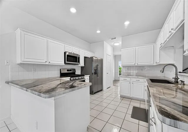 Homes for sale in Webster, TX | 1253 El Camino Village Dr, Webster, TX 77058 | MLS# 32890897