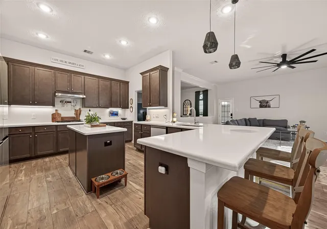 Photo 4 of Single family home for sale at 3310 Bastian Rd, Dickinson, TX 77539 | MLS# 79202672 | Listing updated on 2026-09-19