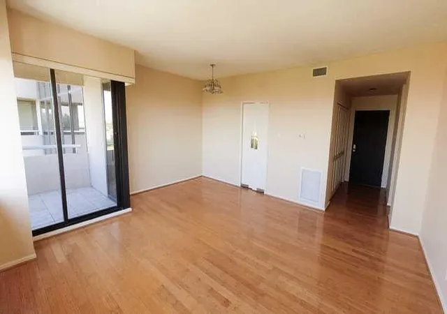 3rd image of 5000 Montrose Blvd #11B, Houston, TX 77006 | MLS# 40372216