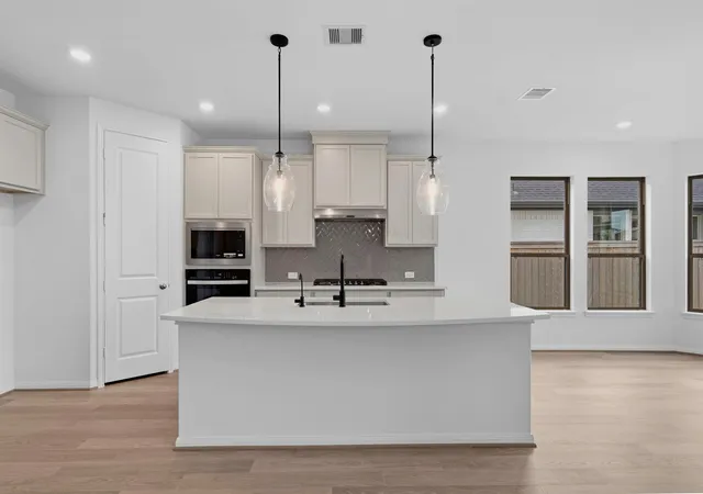 4th image of 10714 Yellow Wild Indigo Ln, Cypress, TX 77433 | MLS# 64386769