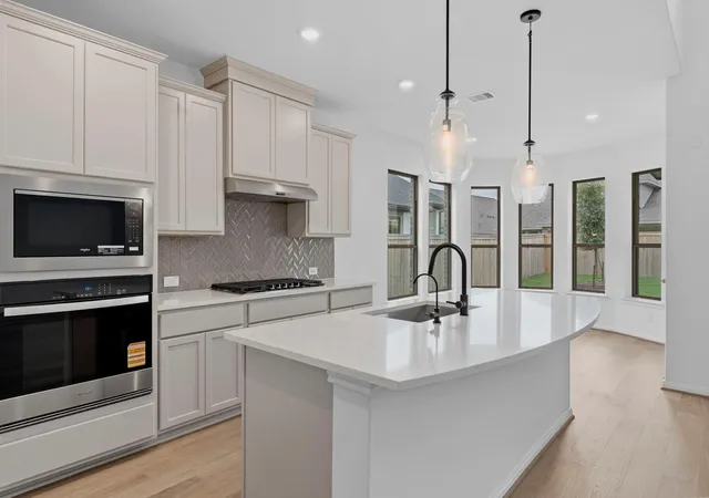 5th image of 10714 Yellow Wild Indigo Ln, Cypress, TX 77433 | MLS# 64386769