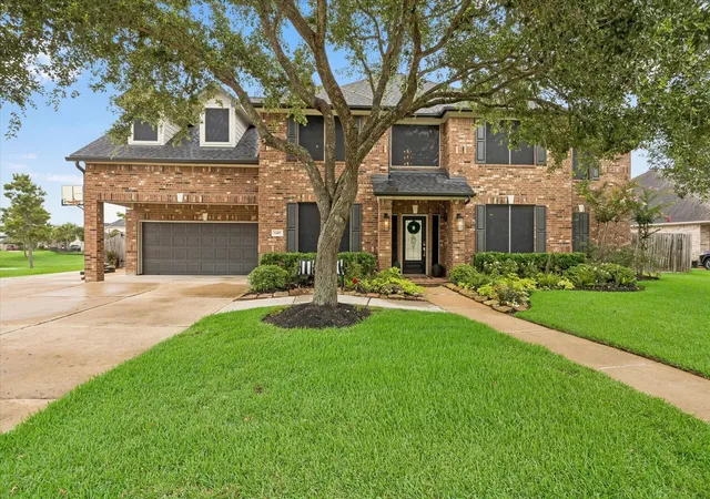 Photo 3 of Sale Pending at 1407 Bentlake Ln, Pearland, TX 77581 | MLS# 51759062 | Listing updated on 2026-08-30