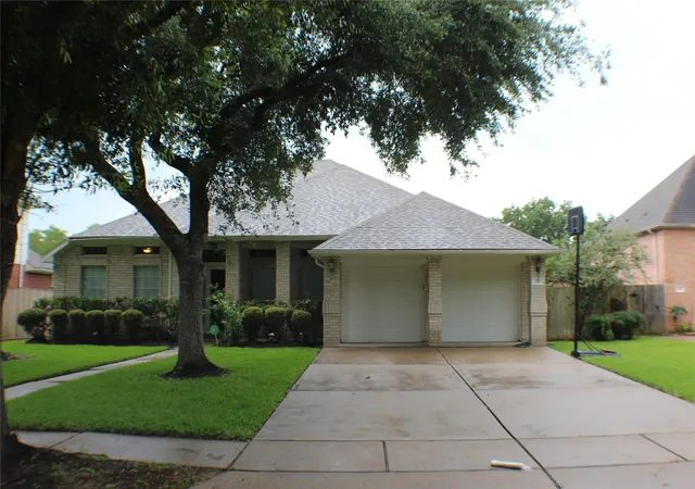 Photo 1 of Single family home for sale at 610 High Meadows Dr, Sugar Land, TX 77479 | MLS# 50603096 | Listing updated on 2026-09-27