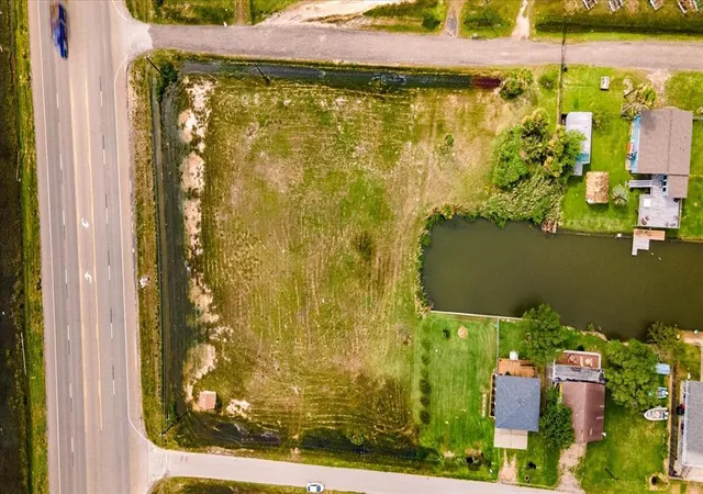 22nd image of 39 & 40 Beau Rue, Hitchcock, TX 77563 | MLS# 18842459