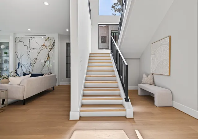 2nd image of 1014 Gardenia Dr, Houston, TX 77018 | MLS# 12364942