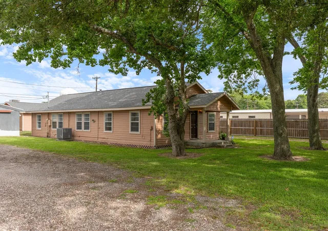 Homes for sale in Bay City, TX | 3320 Brooks Avene, Bay City, TX 77414 | MLS# 43955603