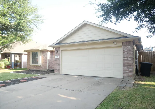Photo 3 of Single family home for sale at 4923 Callery Creek Dr, Houston, TX 77053 | MLS# 41261350 | Listing updated on 2026-09-06