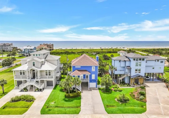 Photo 2 of Single family home for sale at 14458 Spyglass Cir, Galveston, TX 77554 | MLS# 39780640 | Listing updated on 2026-09-15