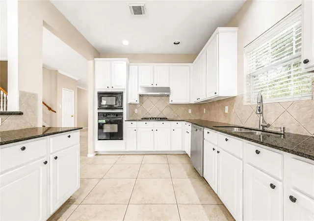 Photo 4 of Single family home for sale at 14009 Hollow Canyon Ln, Rosharon, TX 77583 | MLS# 39197498 | Listing updated on 2026-09-15
