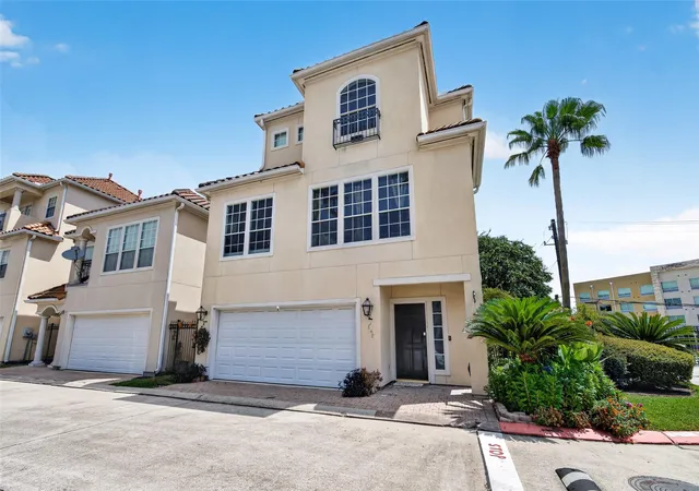 Photo 3 of Single family home for sale at 6035 N Arrowana Ln, Houston, TX 77036 | MLS# 18082651 | Listing updated on 2026-09-02