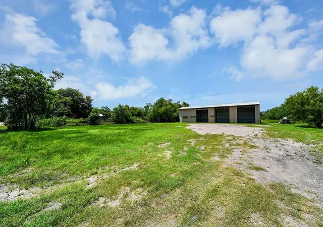 Photo 4 of Sale Pending at 5793 Pearson Rd, Santa Fe, TX 77517 | MLS# 47227041 | Listing updated on 2026-09-12