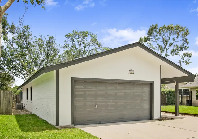 3rd image of 4431 Ravine Dr, Friendswood, TX 77546 | MLS# 27297035
