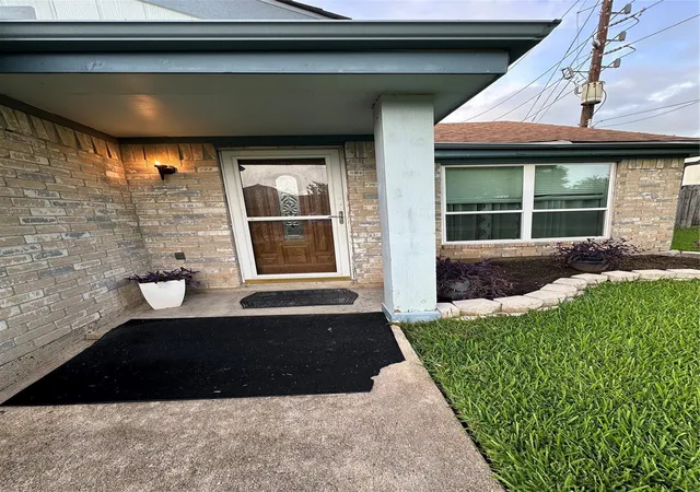 Photo 3 of Single family home for sale at 2539 Planters Row, Sugar Land, TX 77478 | MLS# 79172223 | Listing updated on 2026-09-11
