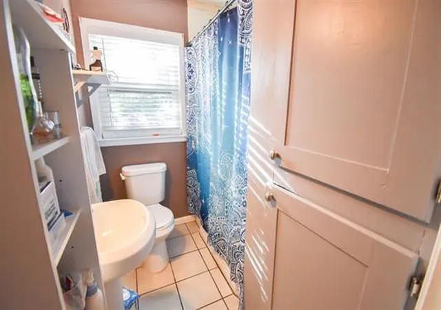 11th image of 210 College St, Orange, TX 77630 | MLS# 16328494