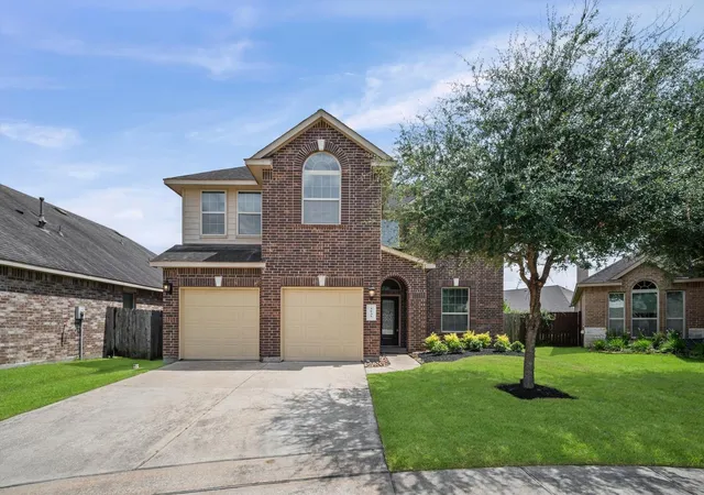 Photo 2 of Single family home for sale at 5635 Glenfield Spring Ln, Spring, TX 77389 | MLS# 79444300 | Listing updated on 2026-07-11