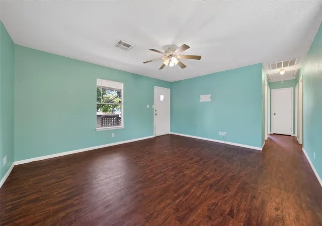 3rd image of 522 Oklahoma Ave, Bacliff, TX 77518 | MLS# 25673483