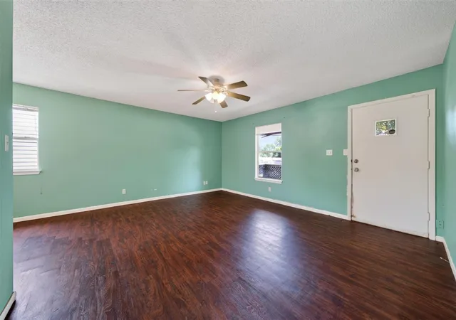 4th image of 522 Oklahoma Ave, Bacliff, TX 77518 | MLS# 25673483