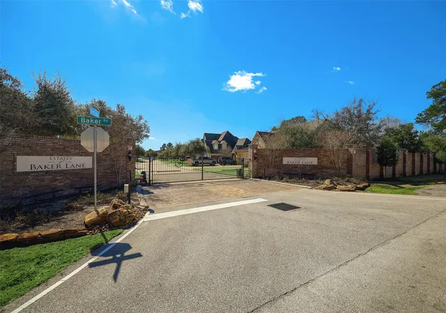 Photo 2 of Single family home for sale at 2027 Baker Ests Dr, Houston, TX 77094 | MLS# 78554298 | Listing updated on 2026-08-31