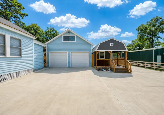 3rd image of 409 Dunnam Ave, Cleveland, TX 77327 | MLS# 7996864