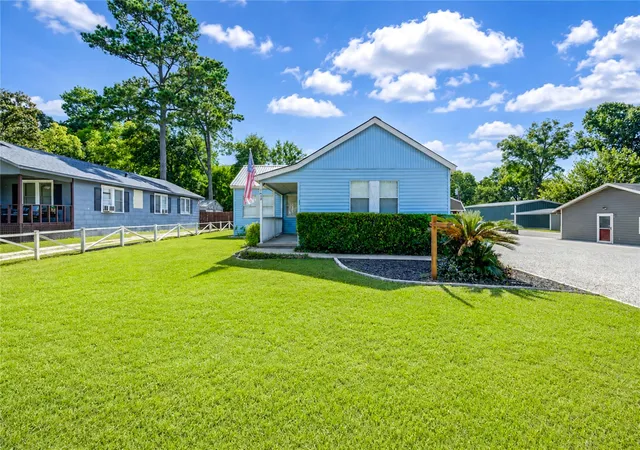 4th image of 409 Dunnam Ave, Cleveland, TX 77327 | MLS# 7996864