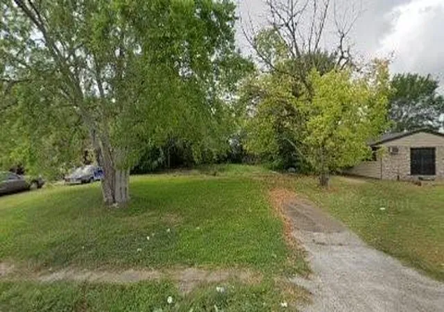1st image of 5710 Lyndhurst Dr, Houston, TX 77033 | MLS# 10935183