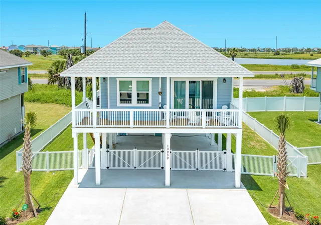 2nd image of 13930 Pirates Beach Blvd, Galveston, TX 77554 | MLS# 33863429