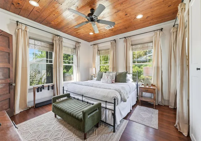 Photo 4 of Single family home for sale at 4524 Ave O 1/2, Galveston, TX 77551 | MLS# 74241325 | Listing updated on 2026-09-05