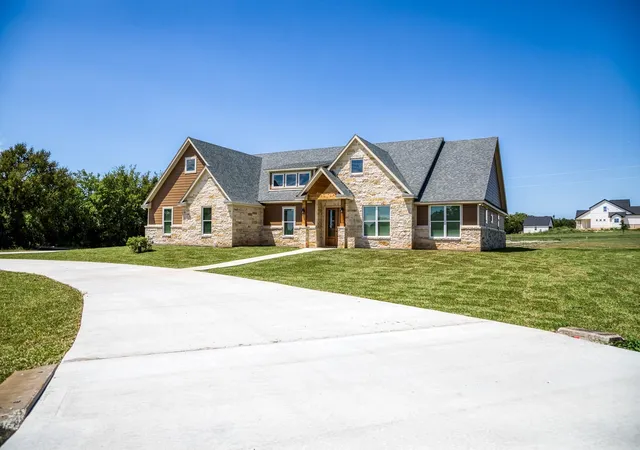 3rd image of 215 Carey Dr, Brenham, TX 77833 | MLS# 24179631