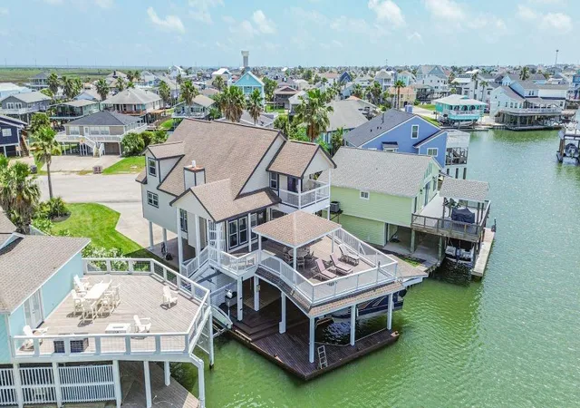 Photo 4 of Single family home for sale at 4319 Spanish Main, Galveston, TX 77554 | MLS# 39141147 | Listing updated on 2026-08-24