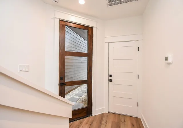 3rd image of 5613 Val Verde St #B, Houston, TX 77057 | MLS# 96298700