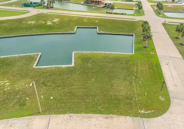 18th image of 21 Big Torch, Hitchcock, TX 77563 | MLS# 7073636