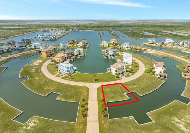 2nd image of 21 Big Torch, Hitchcock, TX 77563 | MLS# 7073636