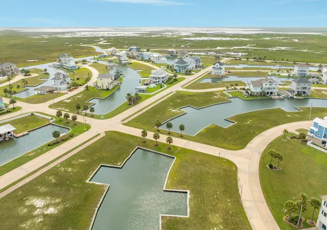 5th image of 21 Big Torch, Hitchcock, TX 77563 | MLS# 7073636