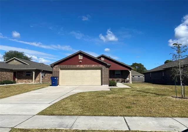 2nd image of 2401 14th Ave, Texas City, TX 77590 | MLS# 40933291