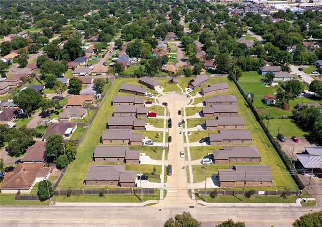 4th image of 2401 14Th Ave, Texas City, TX 77590 | MLS# 40933291