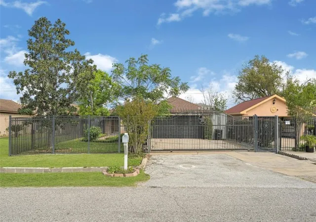 1st image of 9208 Carousel Ln, Houston, TX 77080 | MLS# 34289683