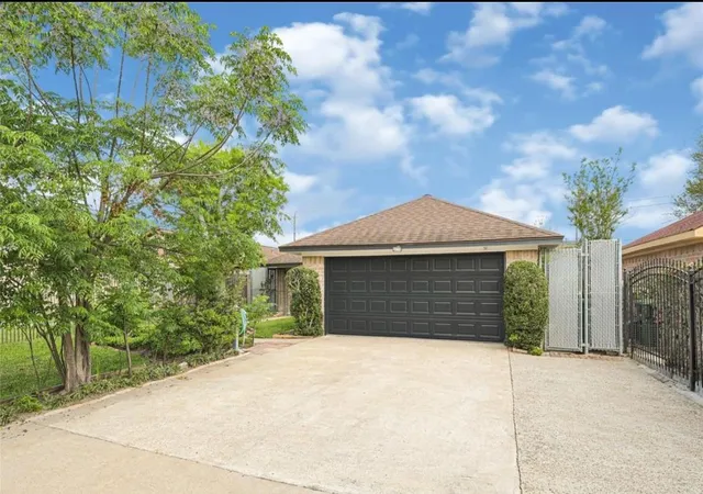 2nd image of 9208 Carousel Ln, Houston, TX 77080 | MLS# 34289683