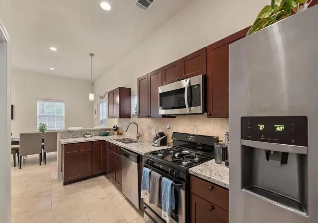 Photo 3 of Single family home for sale at 1524 Evelyn St, Houston, TX 77009 | MLS# 88311520 | Listing updated on 2026-06-18