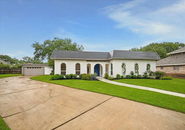 2nd image of 3007 Montford Ct, Sugar Land, TX 77478 | MLS# 12991007