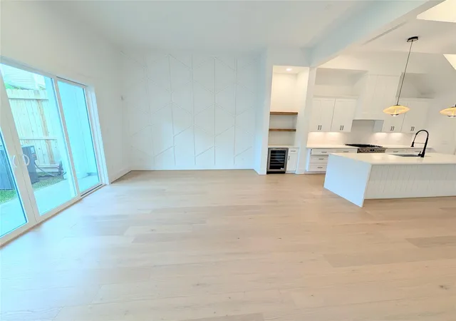 3rd image of 1322 Lawrence St, Houston, TX 77008 | MLS# 18728554