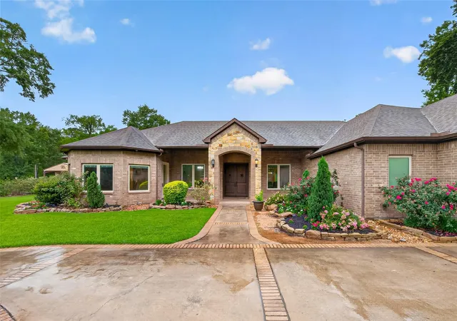 Photo 3 of Single family home for sale at 19267 Serpenteer Dr, Porter, TX 77365 | MLS# 83845197 | Listing updated on 2026-09-05