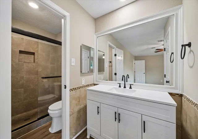 Photo 2 of Single family home for sale at 9807 Sparrow St, La Porte, TX 77571 | MLS# 58459264 | Listing updated on 2026-09-09