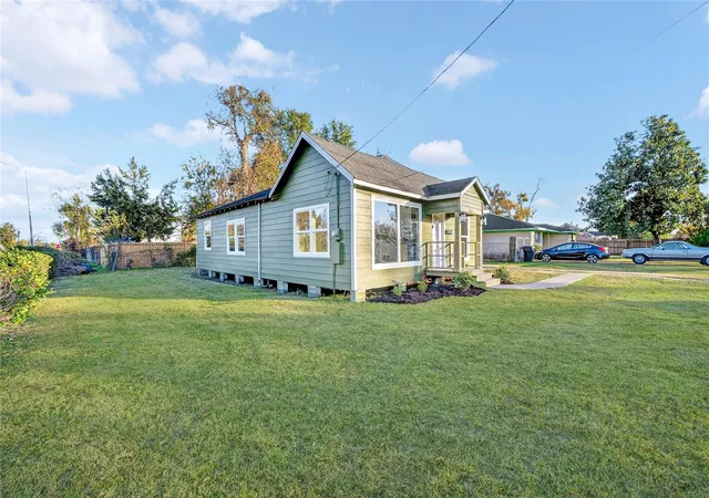 3rd image of 4918 Los Angeles St, Houston, TX 77026 | MLS# 19783225