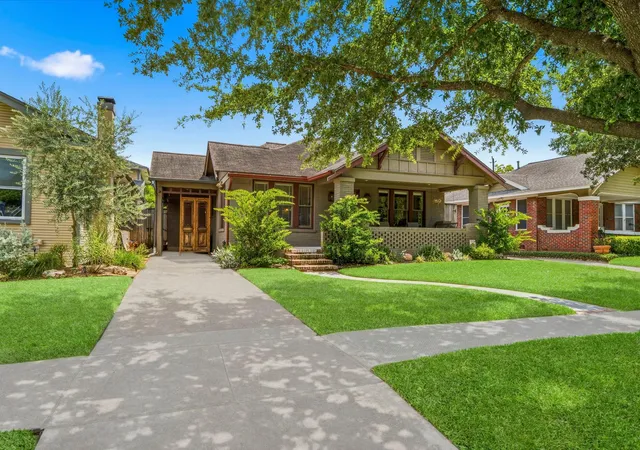 Photo 3 of Sale Pending at 1521 Kipling St, Houston, TX 77006 | MLS# 30460039 | Listing updated on 2026-09-08