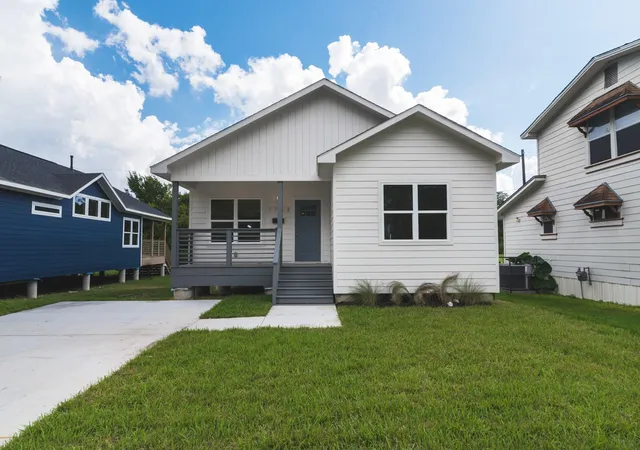 Photo 2 of Single family home for sale at 1753 Pasadena St, Houston, TX 77023 | MLS# 23321208 | Listing updated on 2026-08-04
