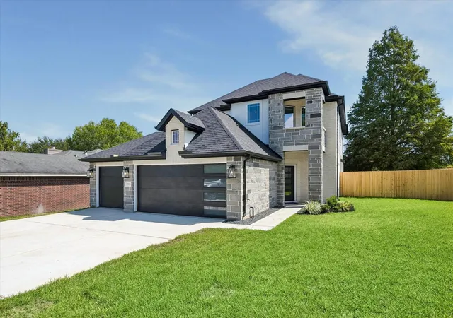 Photo 3 of Sale Pending at 10814 Windswept, Montgomery, TX 77356 | MLS# 91086319 | Listing updated on 2026-09-18