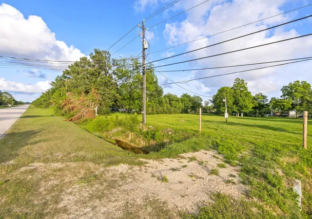 Photo 2 of Land for sale at 906 E Archer Rd, Baytown, TX 77521 | MLS# 21270288 | Listing updated on 2026-07-21