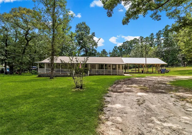 3rd image of 128 E Highland Dr, Livingston, TX 77351 | MLS# 61152706