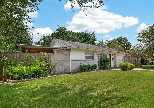 Homes for sale in Sugar Land, TX | 2811 Pheasant Creek Dr, Sugar Land, TX 77498 | MLS# 40854787